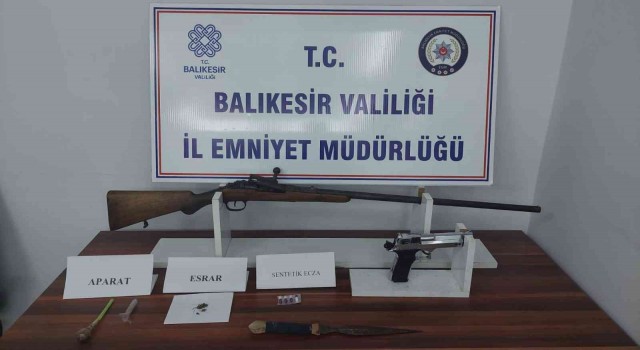Balıkesirde polisten uyuşturucu ve kaçak tütüne geçit yok