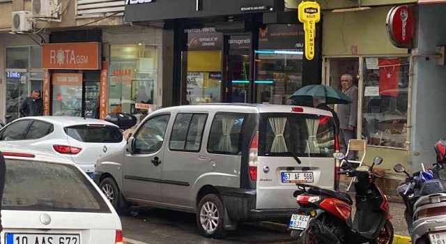 Balıkesirde sağanak yağış etkili oldu