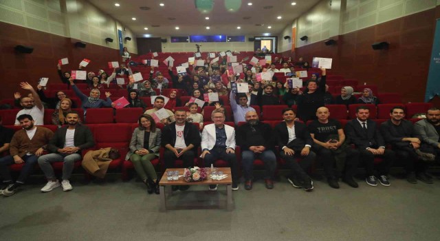 Başakşehir Yeni Medya Akademide mezuniyet heyecanı