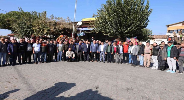 Başkan Atay Deve Havutlama törenine katıldı