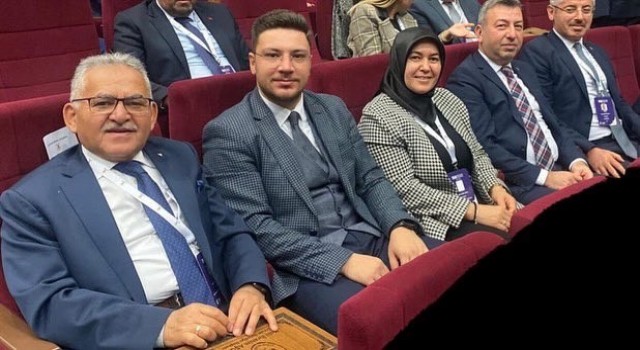 Başkan Büyükkılıç, AK Parti Genişletilmiş İl Başkanları Toplantısına katıldı