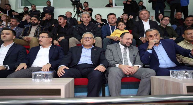 Başkan Büyükkılıç, Develi Belediyespor Maçını İzledi
