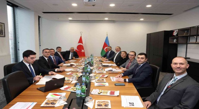 Başkan Büyükkılıç, Kayserigaz Yönetim Kurulu Toplantısına katıldı