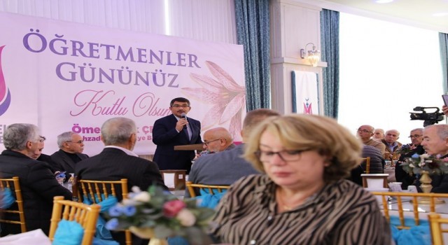 Başkan Çelikten öğretmenlere vefa