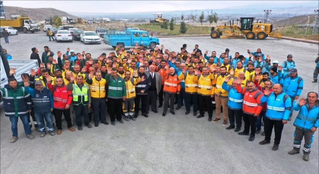 Başkan Çolakbayrakdar: Türkiyeye örnek olan belediyeyiz
