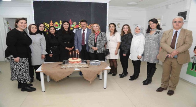 Başkan Deveciden  AtaÇocuklu öğretmenlere kutlama