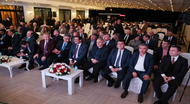 Başkan Dündar, Giresundaki sempozyumda konuştu