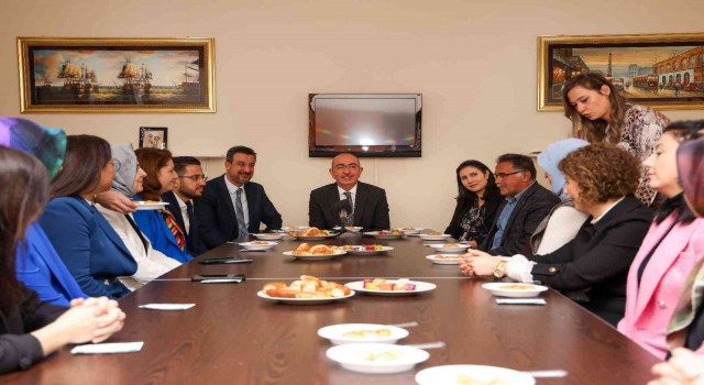 Başkan Kavuş: “Öğretmenlerimiz geleceğimizin mimarı, çocukluk kahramanlarımızdır”