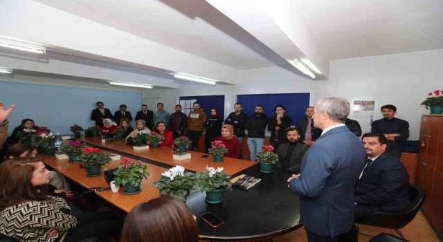 Başkan Mehmet Tahmazoğlu öğretmenleri ziyaret etti