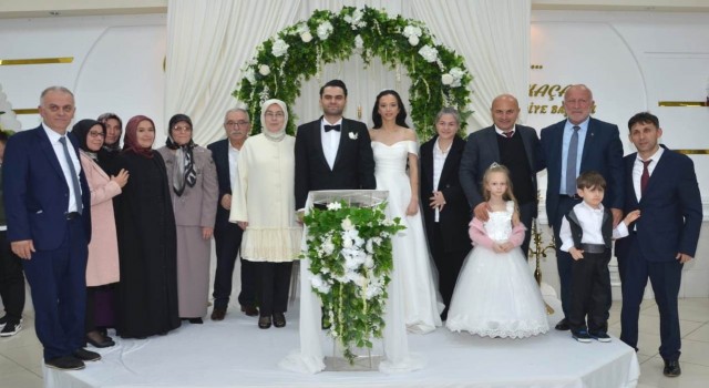 Başkan Oral, belediye personeli çifttin nikahını kıydı