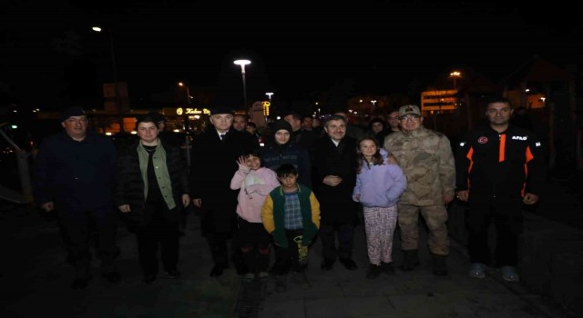 Başkan Özlü vatandaşları ziyaret etti