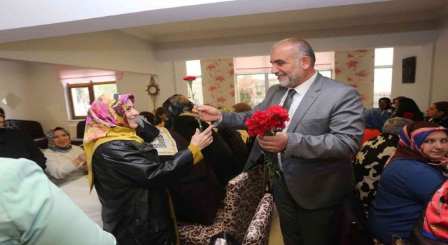 Başkan Sandıkçıdan öğretmenlere sürpriz hediye