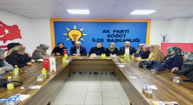 Başkan Yaman Söğütte AK Partili kadınlarla bir araya geldi