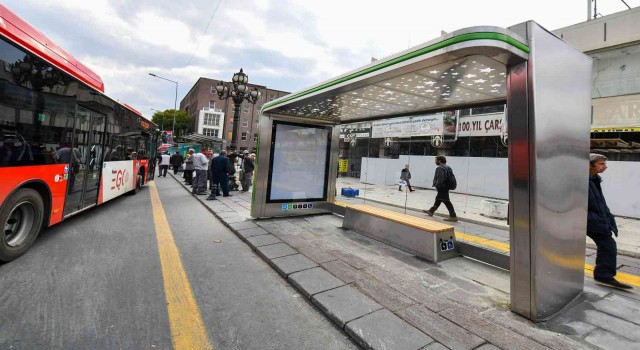 Başkentte modern otobüs duraklarının montajı başladı
