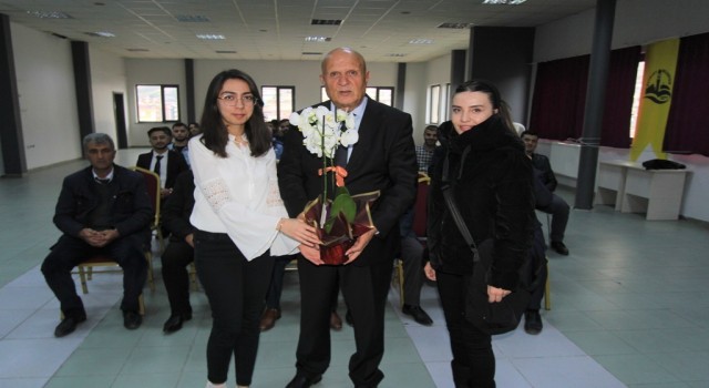 Bayburt Belediyesi personeline Güven, Huzur ve İletişim” konulu sunum