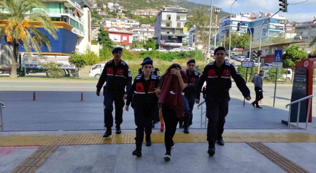 Bebeğin 5inci kattan atıldığı olayda anne, kızı ve baba tutuklandı