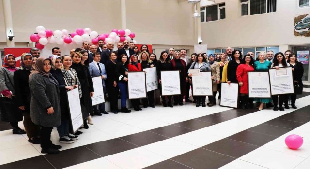 Bebek dostu sağlık merkezlerine plaket