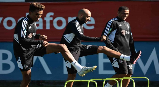Beşiktaş, derbi hazırlıklarını sürdürdü