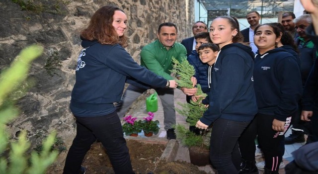 Beyoğlunda 11 Kasım ‘Milli Ağaçlandırma Gününde 1111 fidan dikildi