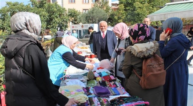 Bilecikte hayır çarşısı kuruldu