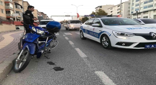 Bilecikte motosikletin çarptığı 8 yaşındaki çocuk ve sürücü yaralandı