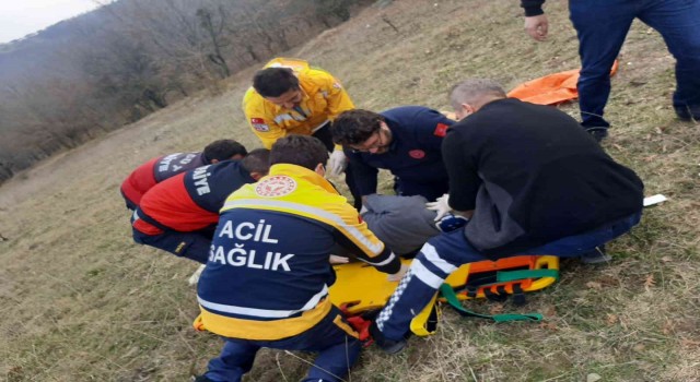Bilecikte yolcu midibüsü şarampole devrildi: 7 yaralı