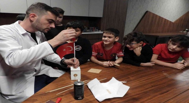 Bilim Merkezinde 10 Kasıma özel atölye