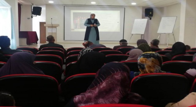 Bingölde Aile Okulu projesi eğitimleri devam ediyor