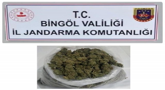 Bingölde araç içinde 1 kilo kubar esrar ele geçirildi