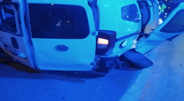 Bitliste yolcu otobüsüne otomobil arkadan çarptı: 3 yaralı