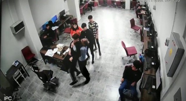 Boğazına şeker kaçan öğrenciyi öğretmeni Heimlich manevrası ile kurtardı