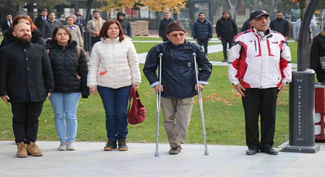 Boluda Ataya saygı duruşu