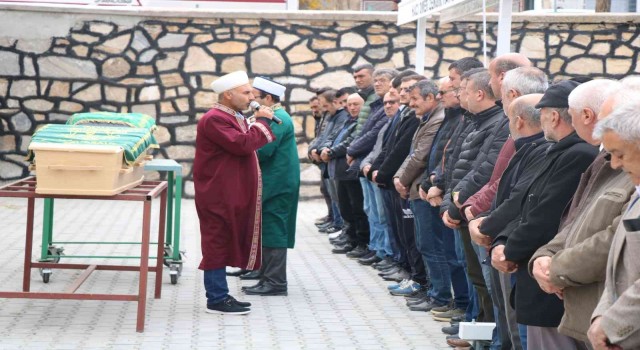 Boludaki trafik kazasında yaşamını yitiren karı-koca yan yana defnedildi