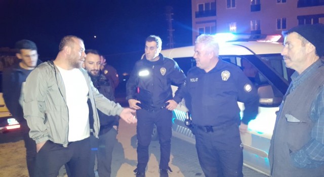 Borçkada ilçe merkezine inen ayı paniğe neden oldu