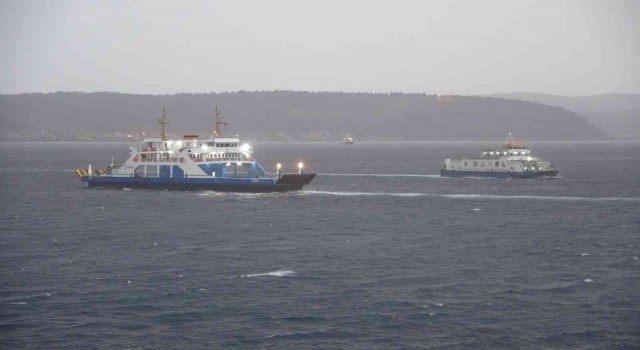 Bozcaada ve Gökçeadaya tüm feribot seferleri iptal edildi