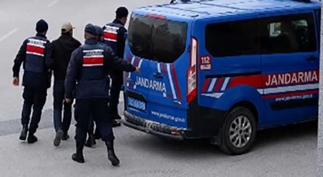 Bulgaristan sınırında polisi vuran şüpheliler adliyeye sevk edildi