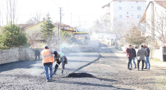 Bünyanda asfalt çalışmaları sokaklarda devam ediyor