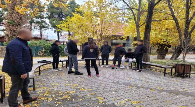 Burdurda okul çevreleri ile servis araçları denetlendi