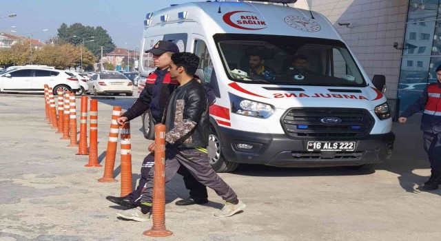 Bursada kaçak 10 göçmen yakalandı