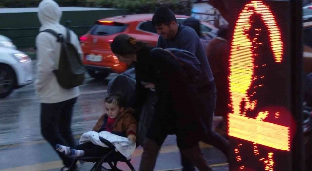 Bursada lodos ve yağmur hayatı felç etti