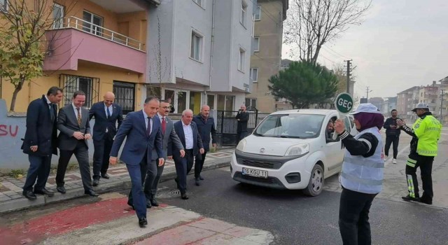 Bursada okul önlerinde kurallara uymayan sürücülere bu ekip ceza yazacak