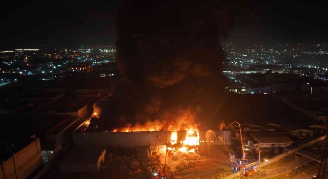 Bursadaki fabrika yangını gece geç saatlere kadar devam etti