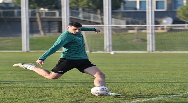 Bursaspor kampa girdi