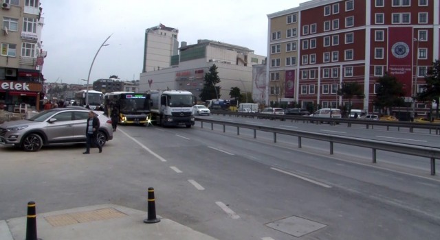 Büyükçekmecede 1,5 yıl önce yıktırılan köprü vatandaşların çilesi oldu