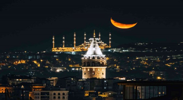 Çamlıca Cami, Galata Kulesi ve hilal aynı karede buluştu: Ortaya güzel görüntüler çıktı