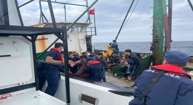 Çanakkalede 181 düzensiz göçmen kurtarıldı