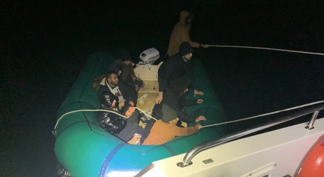 Çanakkalede 42 düzensiz göçmen kurtarıldı