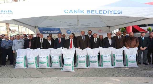 Canik Belediyesinden çiftçilere tohum desteği