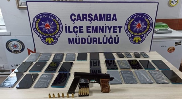 Çarşambada 31 kaçak telefon ele geçirildi