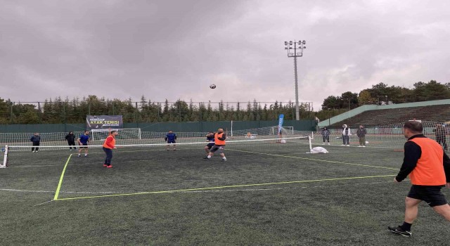 Çayırovada ayak tenisi turnuvası